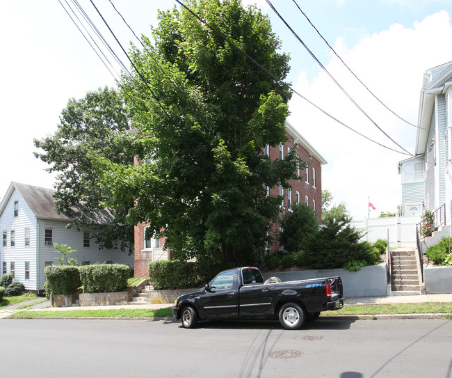 194-196 Curtis St in New Britain, CT - Foto de edificio - Building Photo