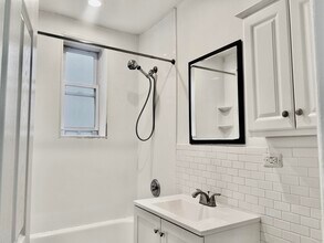 6045 JFK Blvd E in West New York, NJ - Building Photo - Building Photo