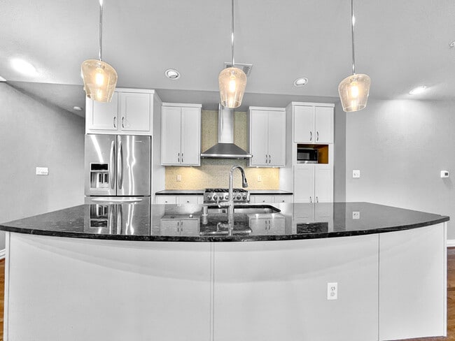 4012 Dillard Ct in Dallas, TX - Building Photo - Building Photo