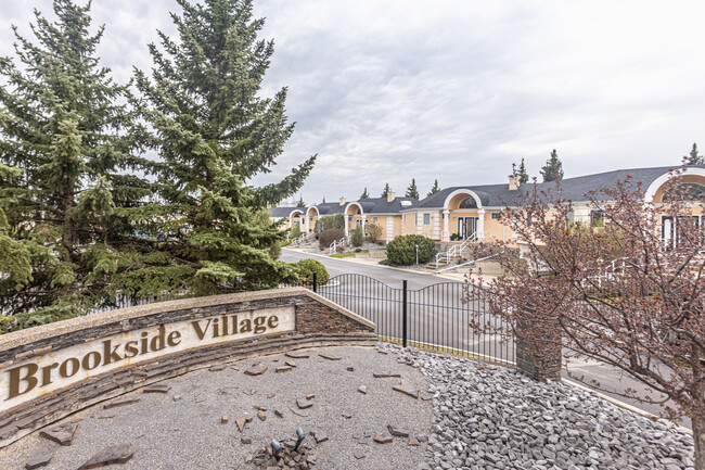 Brookside Village in Edmonton, AB - Building Photo - Building Photo