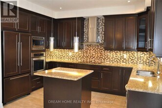 17 Philips Lake Ct in Richmond Hill, ON - Building Photo - Building Photo