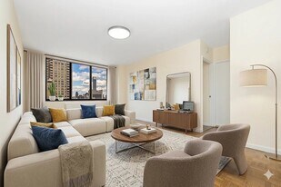 245 E 44th St, Unit 8A in New York, NY - Building Photo