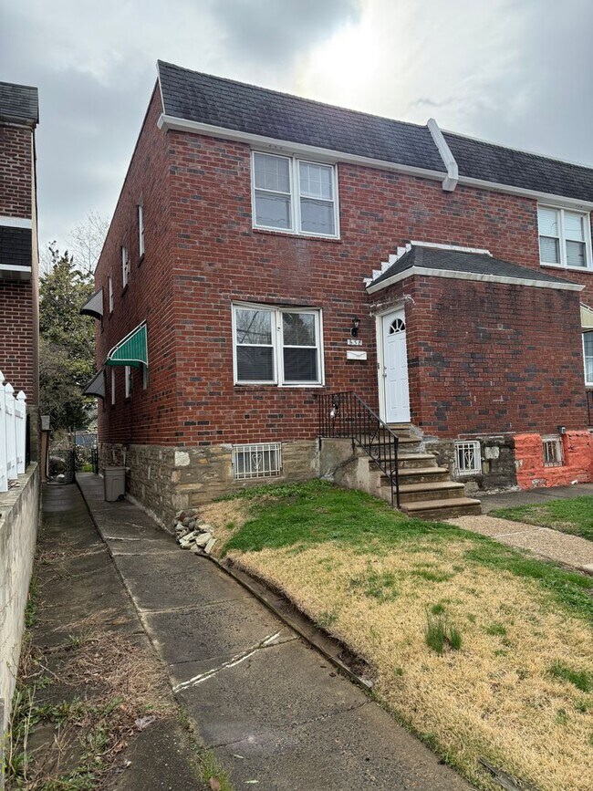 property at 638 Devereaux Ave