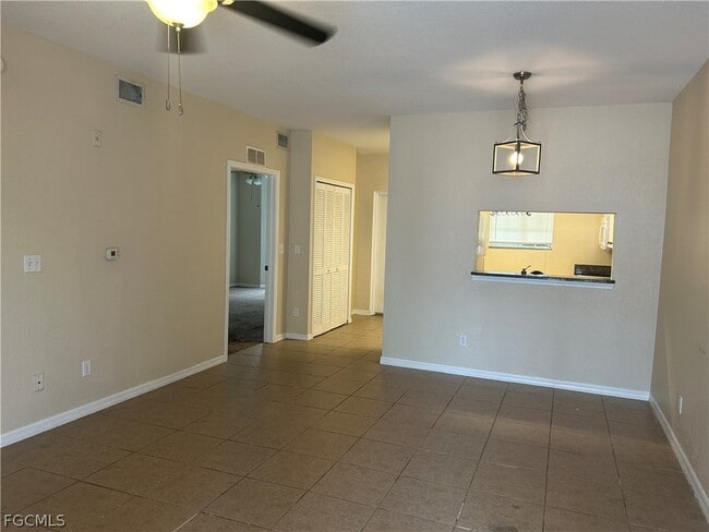 8342 Bernwood Cove Loop in Ft. Myers, FL - Foto de edificio - Building Photo