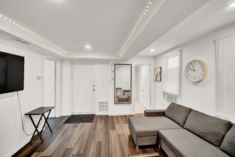 1721 N Kimball Ave, Unit 1R in Chicago, IL - Building Photo - Building Photo