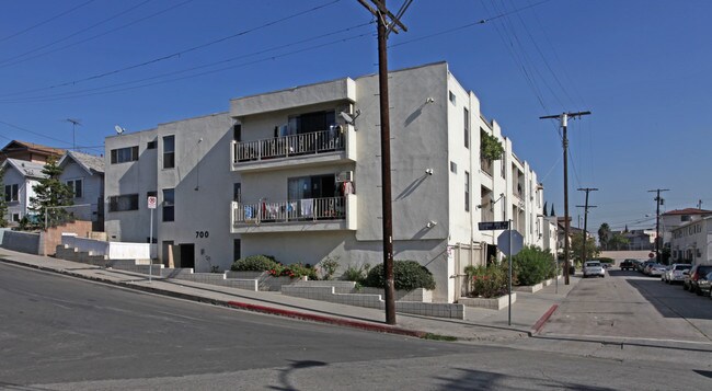 700 N Bunker Hill Ave in Los Angeles, CA - Foto de edificio - Building Photo