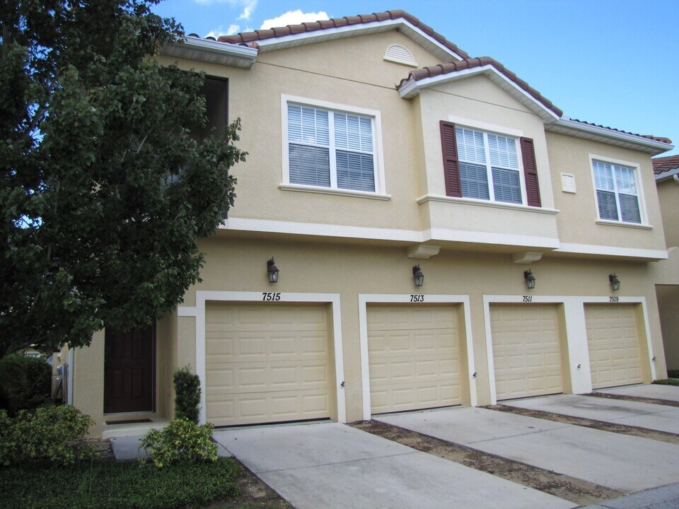 7513 Bliss Way in Kissimmee, FL - Building Photo