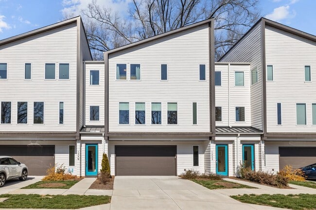 property at 1553 Pinecrest Ave