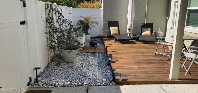 property at 2435 Whispering Woods Blvd