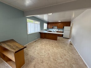 490 5th Ave in Coos Bay, OR - Building Photo - Building Photo