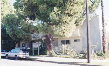 Willis Ave. Apartments in Panorama City, CA - Building Photo - Building Photo