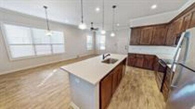 311 Fairway Dr in Bryan, TX - Building Photo - Building Photo