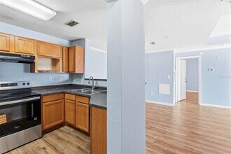 3702 Palm Desert Ln in Orlando, FL - Foto de edificio - Building Photo