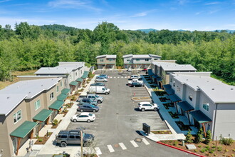 201 Tull Ct in Bellingham, WA - Foto de edificio - Building Photo