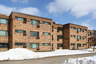 Rand Grove Village in Palatine, IL - Foto de edificio - Building Photo