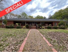 1542 Monument Ave in Gastonia, NC - Building Photo