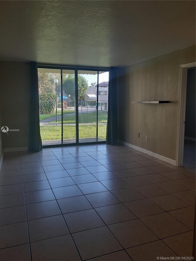 3601 SW 117th Ave-Unit -9-105 in Miami, FL - Building Photo - Building Photo