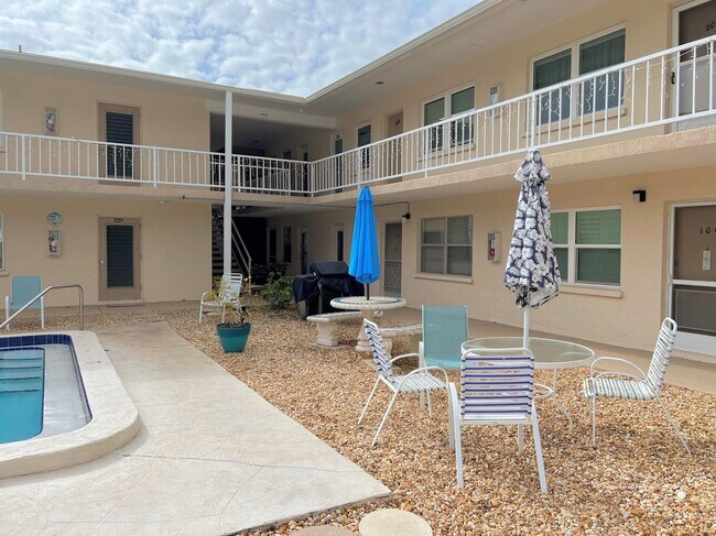 509 W Venice Ave in Venice, FL - Building Photo - Building Photo