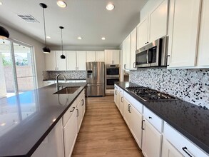 7381 Fleeting Joys Ave in Las Vegas, NV - Building Photo - Building Photo