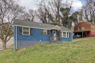 1020 Buck Dr in Clarksville, TN - Foto de edificio - Building Photo