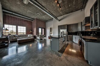 1111 Studewood St in Houston, TX - Foto de edificio - Building Photo