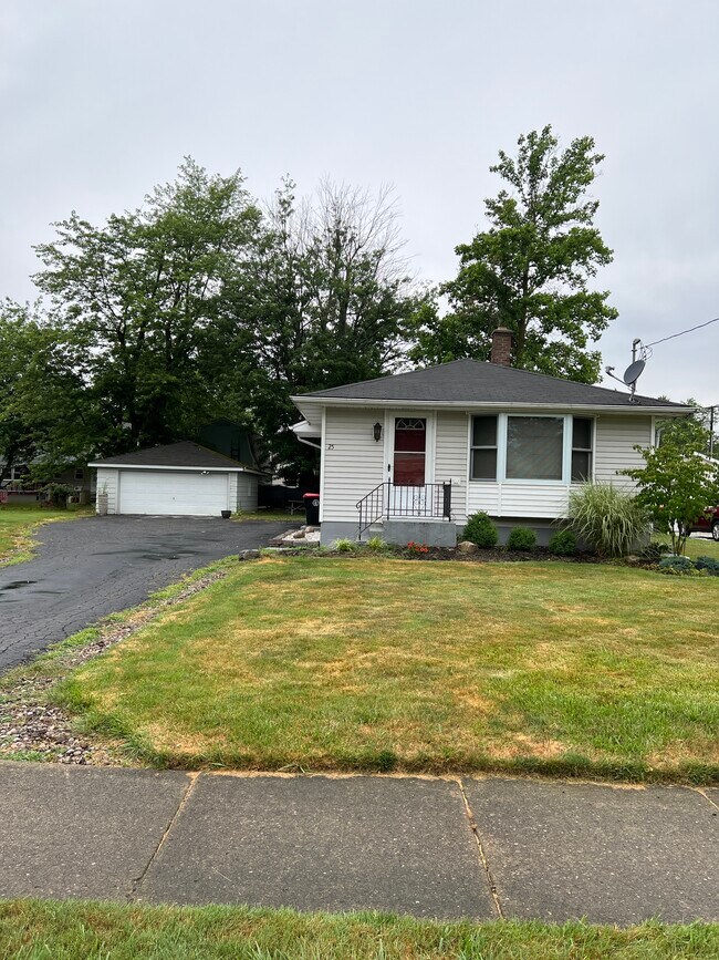 25 Iroquois Ave Rentals in Lancaster, NY