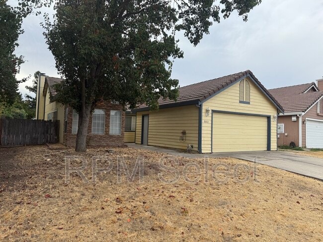 8012 Parkgate Way in Sacramento, CA - Building Photo - Building Photo