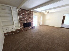 420 N Sutter Cir in Visalia, CA - Building Photo - Building Photo