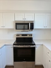 447 W 74th St in Los Angeles, CA - Building Photo - Building Photo