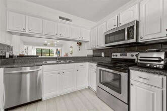 6061 Balboa Cir in Boca Raton, FL - Building Photo - Building Photo