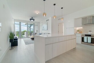 111 SE 1st Ave, Unit 514 in Delray Beach, FL - Building Photo - Building Photo