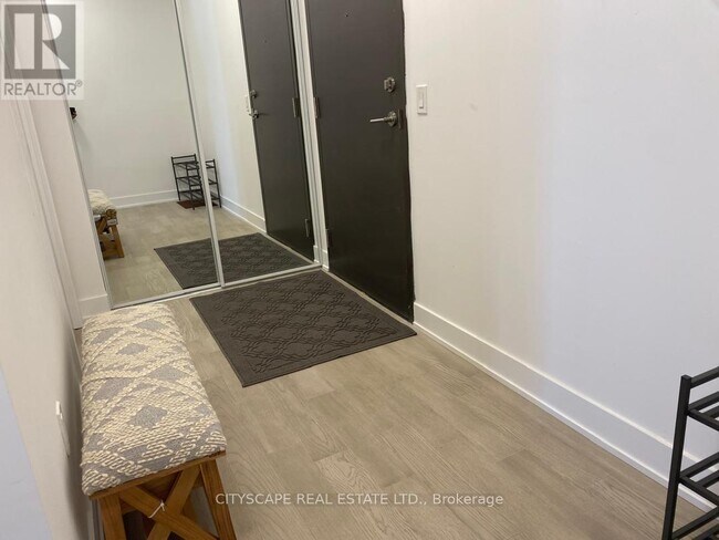 2 Teagarden Ct in Toronto, ON - Building Photo - Building Photo