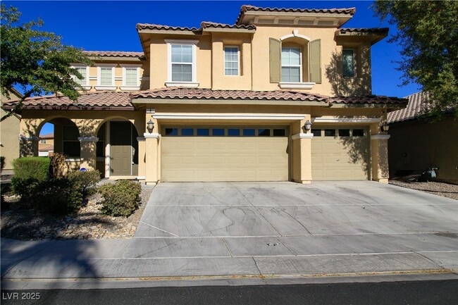 property at 8 Summit Creek Ave