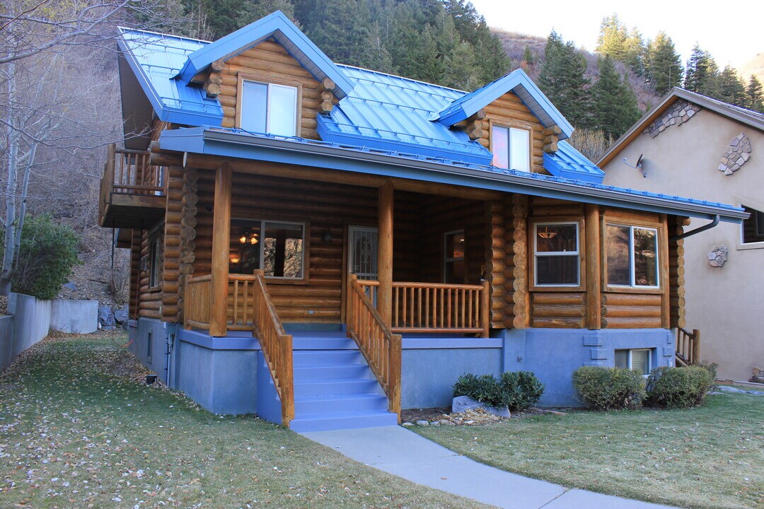 6747 Fairfax Dr in Provo, UT - Foto de edificio