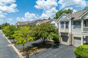 Aspen Grove in Palatine, IL - Building Photo