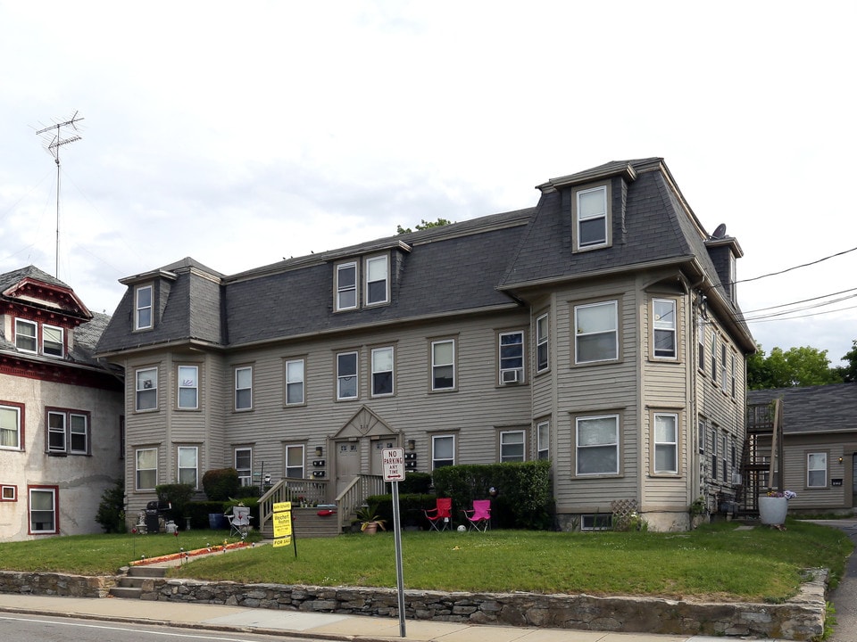 213-215 Providence St in Putnam, CT - Foto de edificio