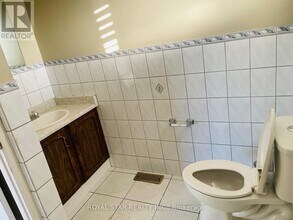 118 Banting Crescent in Brampton, ON - Building Photo - Building Photo