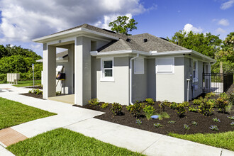 North Island Villas Rental Homes in Merritt Island, FL - Building Photo - Building Photo