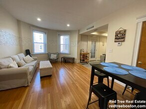 71 Babcock St, Unit #2 in Brookline, MA - Building Photo - Building Photo