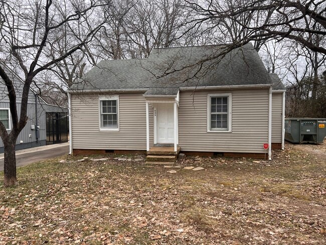 property at 606 Kingwood Dr