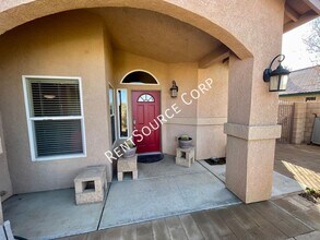 3242 Poplar St in Rosamond, CA - Building Photo - Building Photo
