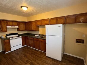 1021 Louisiana Blvd SE in Albuquerque, NM - Building Photo - Building Photo