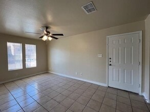 412 Shiloh Dr in Laredo, TX - Building Photo - Building Photo