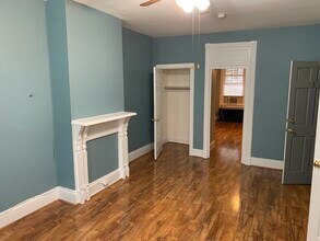 1827 Swann St NW, Unit 3 in Washington, DC - Building Photo - Building Photo