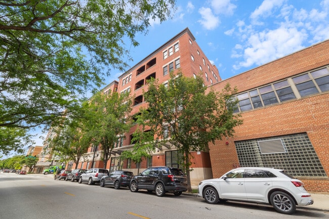 property at 1148 W Monroe St