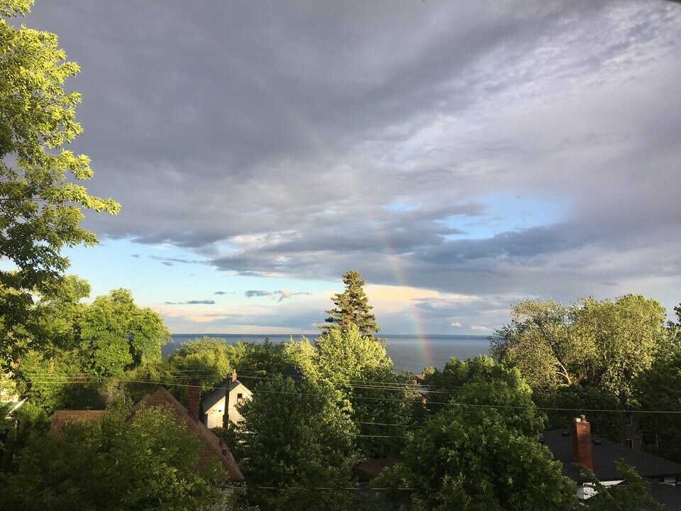 1826 E Superior St, Unit 3 in Duluth, MN - Building Photo