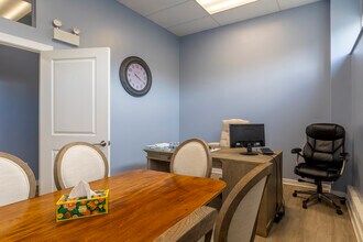 4952 W Madison St in Chicago, IL - Building Photo - Interior Photo