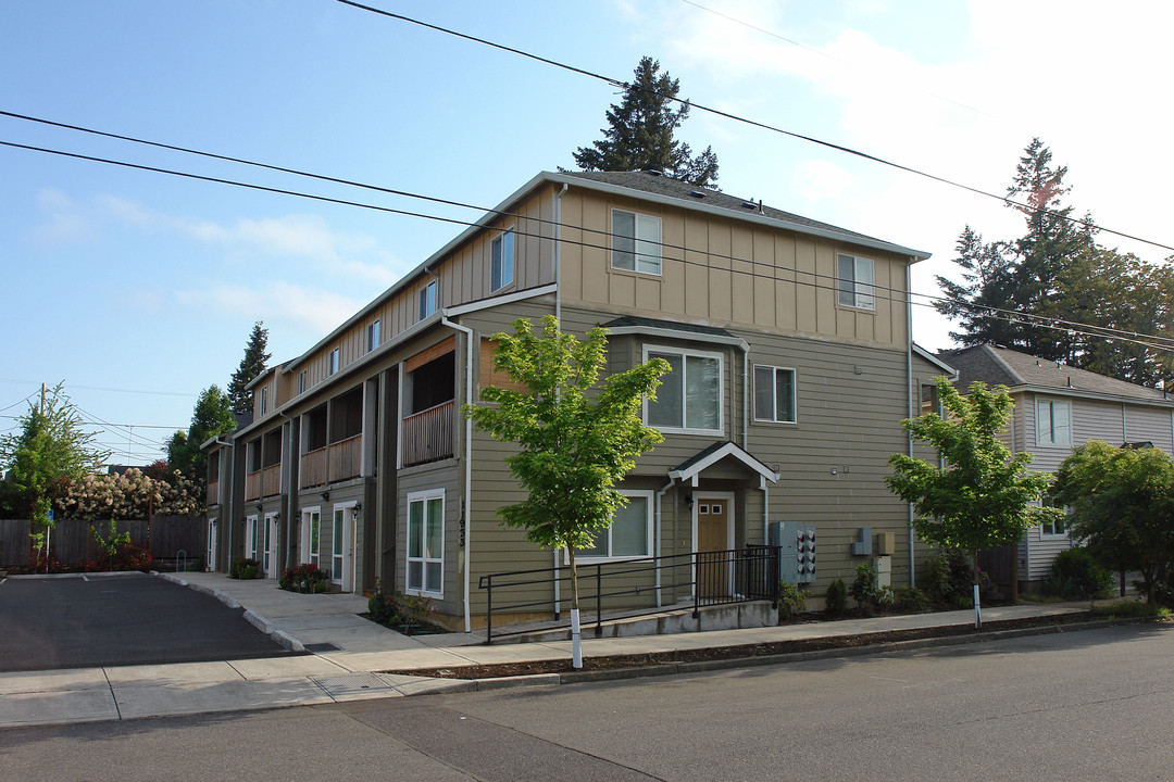 11933 SE Oak St in Portland, OR - Foto de edificio