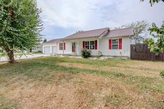 16 Winding Oaks in Elkton, KY - Building Photo - Building Photo