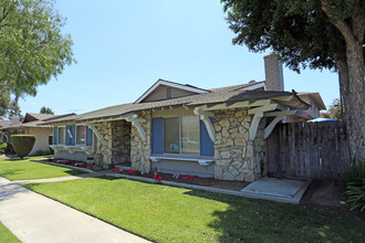 7602 Volga Dr in Huntington Beach, CA - Building Photo - Building Photo